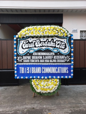 Papan Bunga Duka di Curug Wetan